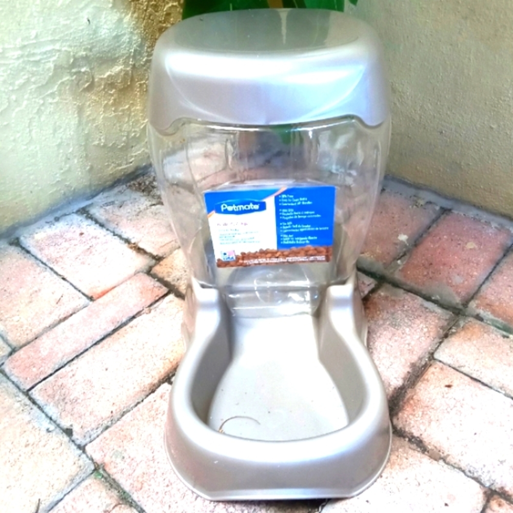 Petmate Gravity Feeder Cats & Dogs 6 lb - Picture 2 of 6